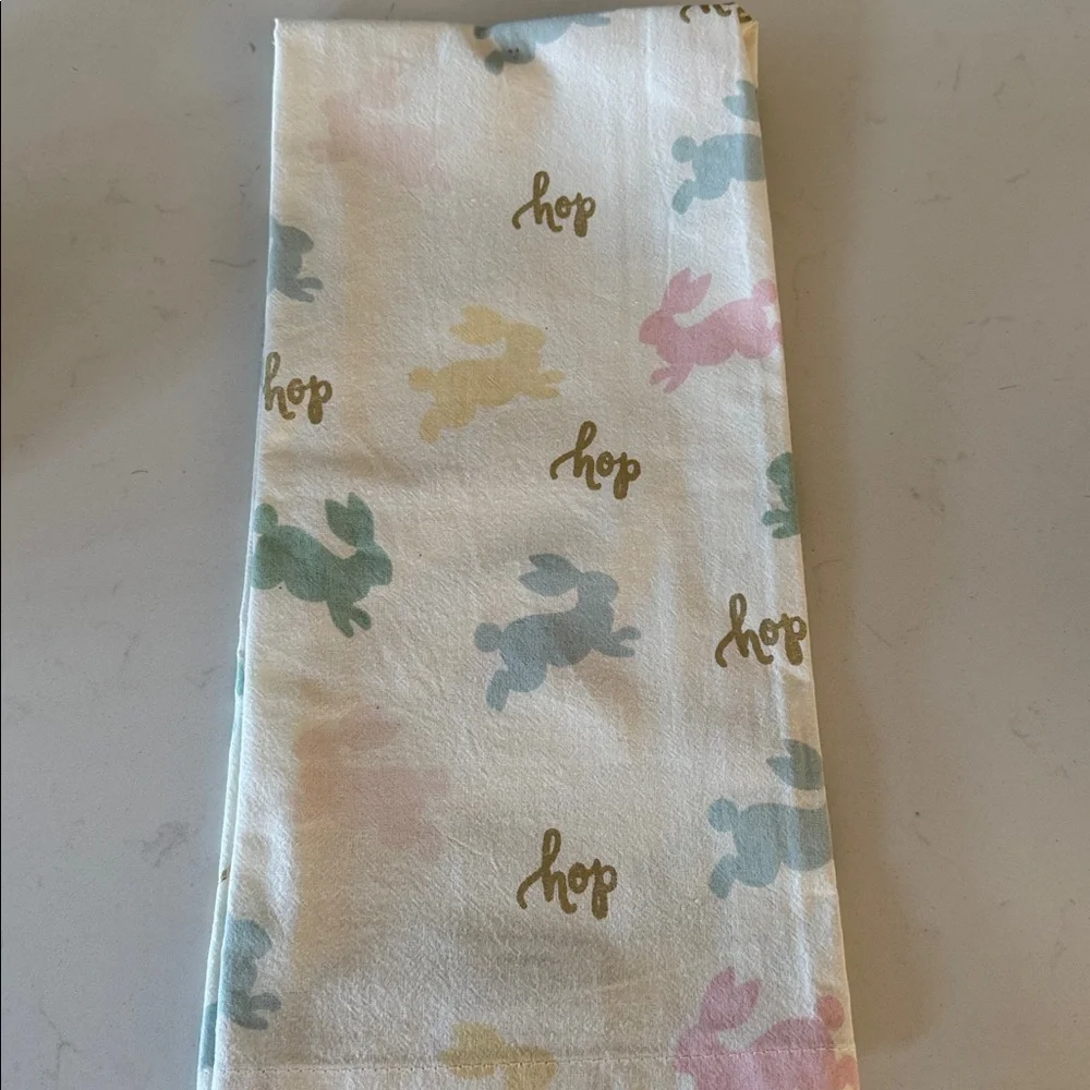 Target Threshold Ceramic Dish & Bunny towel NWT